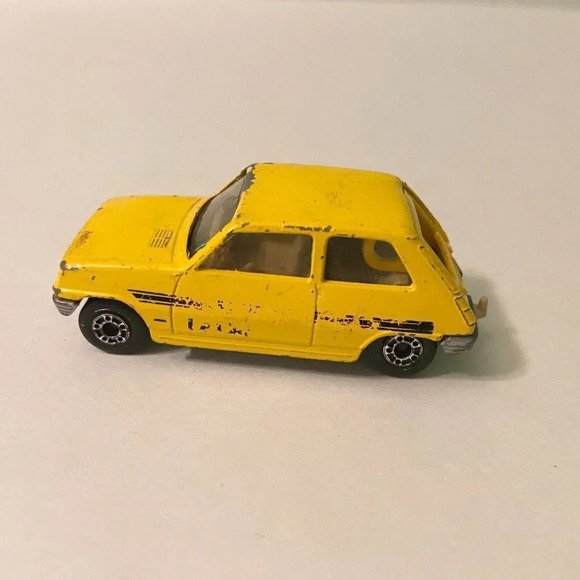 Lot  of 3 Diecast Mix Cars Martini Hot Wheels Hot Wheels Megaforce Megadestroyer - Picture 16 of 16